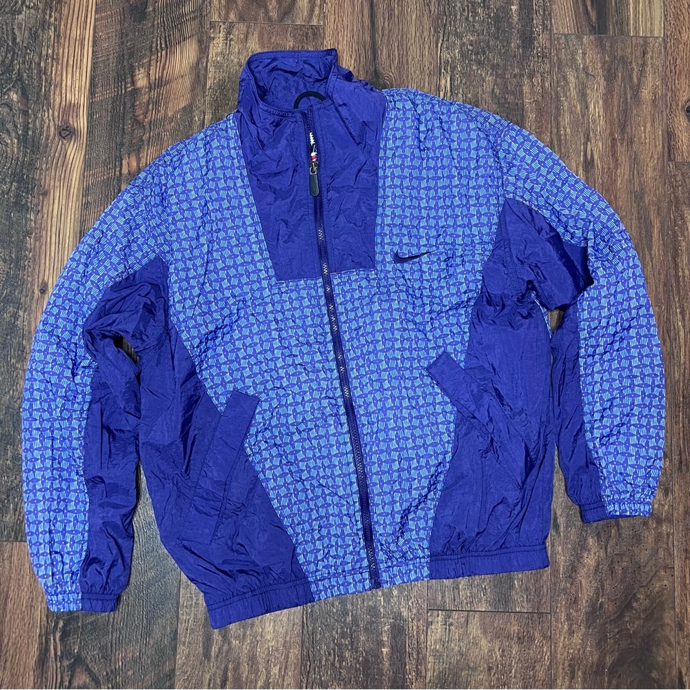 Vintage NIKE windbreaker 90s style bright purple size large women’s